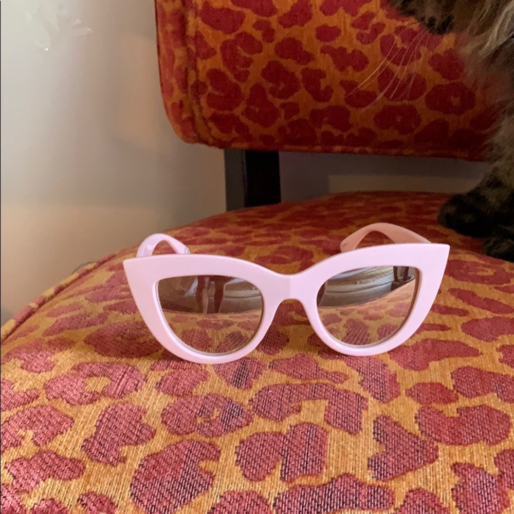 Light pink cat eye sunglasses